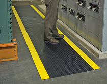 輕型工業(yè)防滑地墊，黑色人字形表紋+黃邊